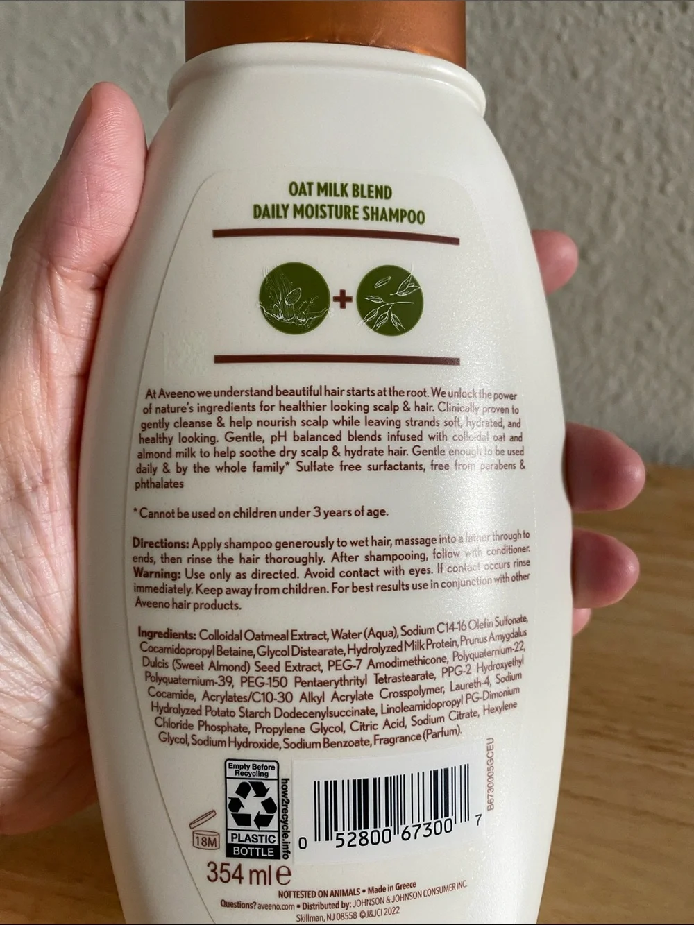 Aveeno Daily Moisture Shampoo